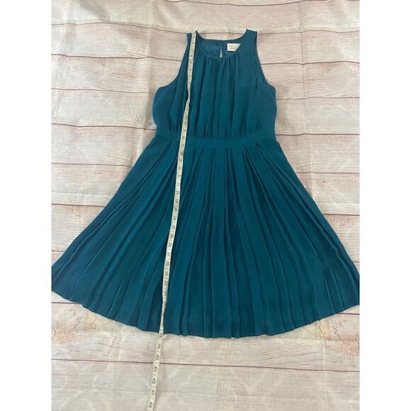 Paper Crown X Stitch Fix Women's Green Sleeveless Pleated Dress - 8 - Picture 5 of 14